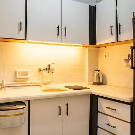 Appartement Colorful Near Popular Attractions In Konak *
