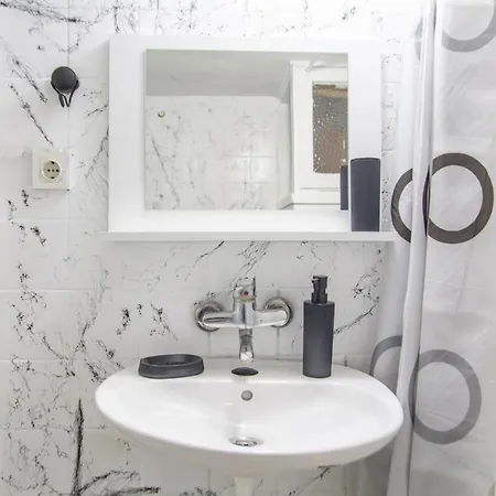 Appartement Colorful Near Popular Attractions In Konak *